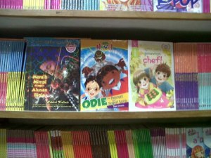 Ini tiga buku karya ku, Odie dan Pencuri dari Negeri Layn, Gomawoyo Chef dan menjadi co-writer di biografi Fakhri Violist Cilik . Semuanya ada di toko buku Gramedia Palembang
